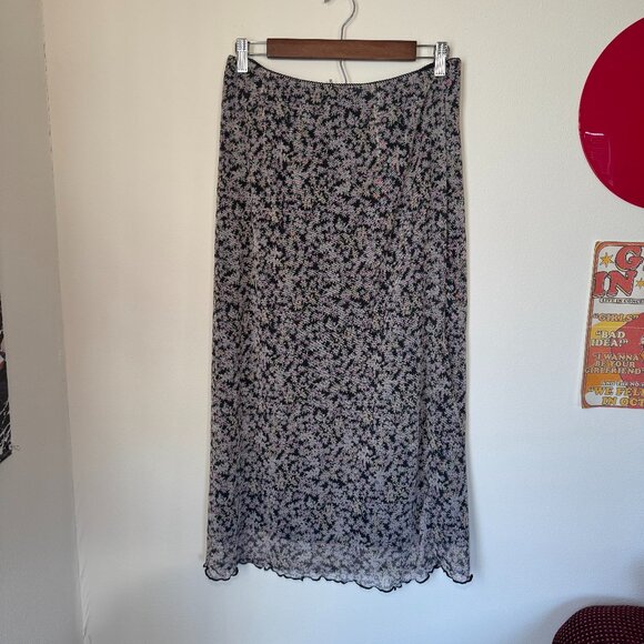 American Eagle Floral Black, White, and Pink Maxi Skirt with Scalloped Detail - Picture 3 of 10